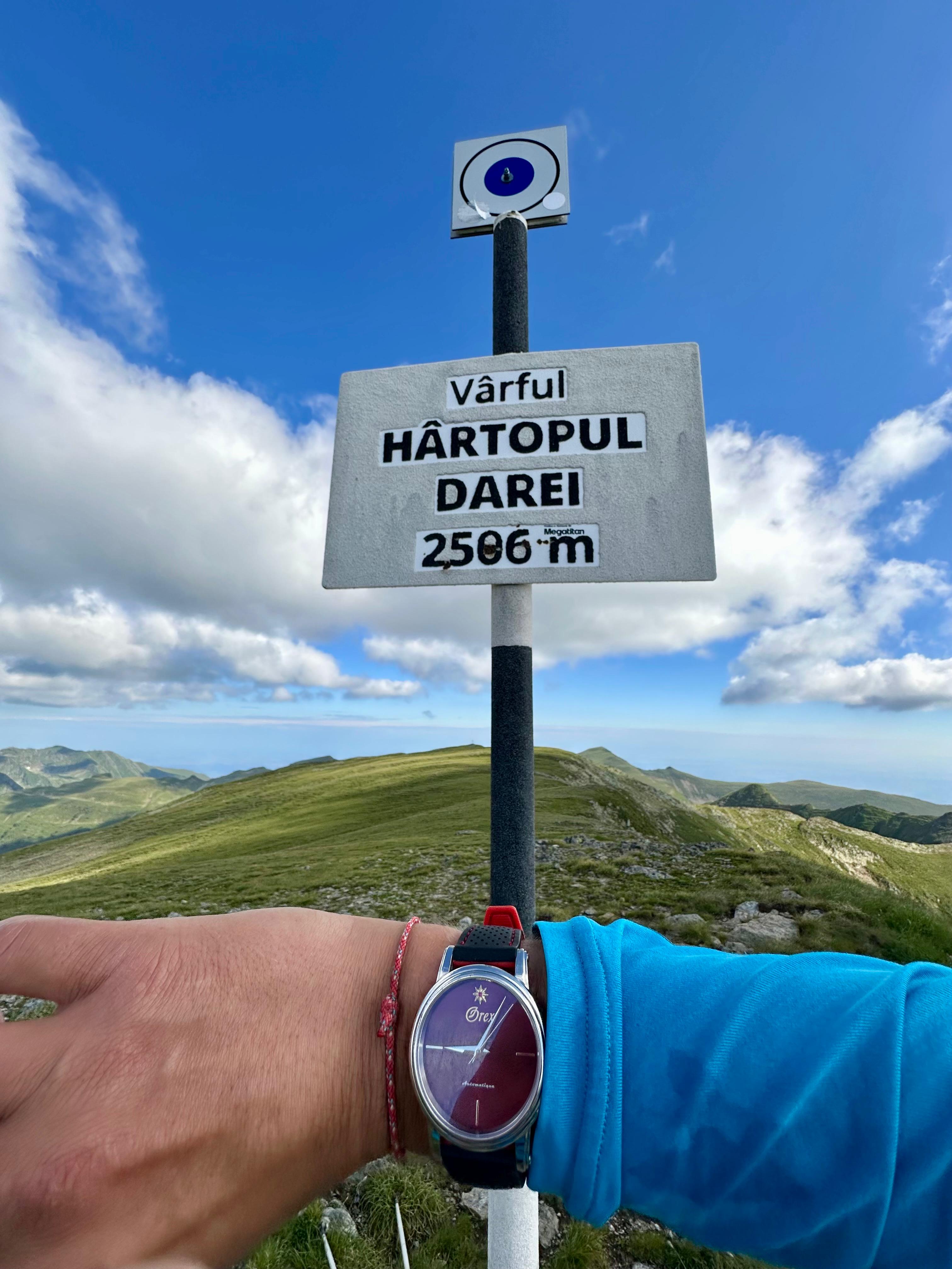 Adrian Ahrițculesei și Orex® pe vf Hârtopu Darei la 2506m